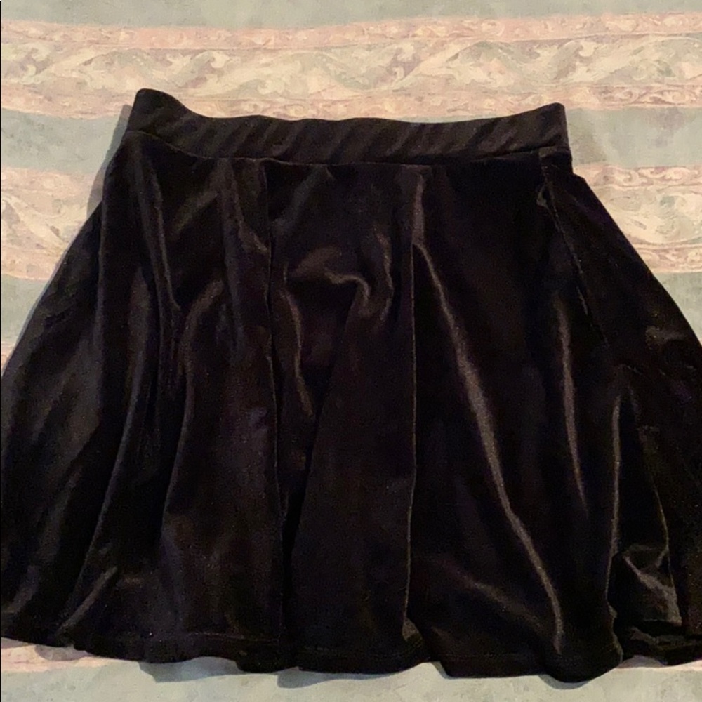 Flowy velvet skirt